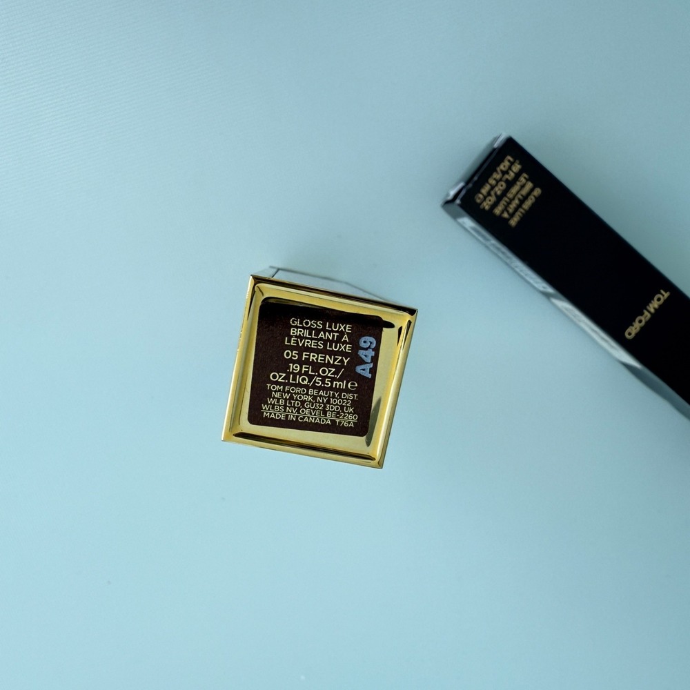 TOM FORD Gloss Luxe Lipstick, Red - Picture 5 of 5